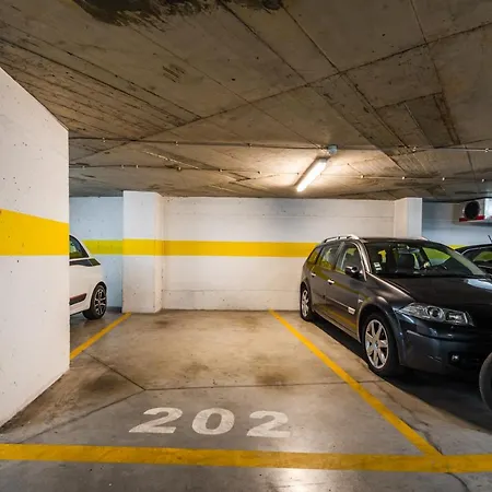 Conchas - Spacious 1 Bdr With Free Parking * リスボン