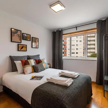 Conchas - Spacious 1 Bdr With Free Parking Lejlighed Lisboa